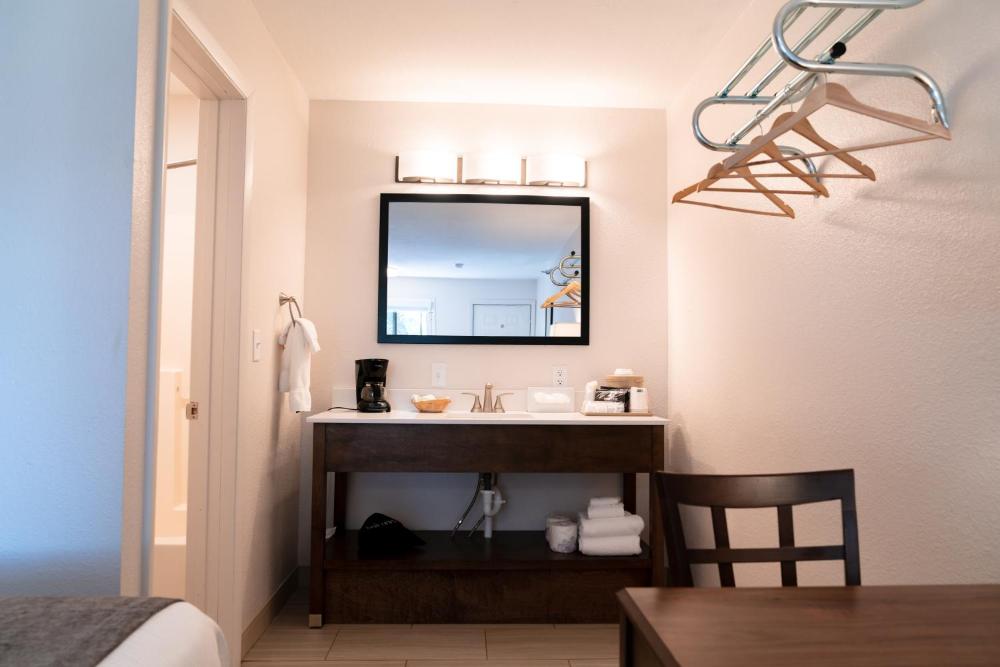 Riviera Motor Lodge